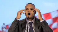 Pelatih kepala baru Timnas Indonesia, Patrick Kluivert memberikan keterangan pada acara konferensi pers mengenai perkenalan pelatih baru Timnas Indonesia di Hotel Mulia, Senayan, Jakarta, Minggu (12/01/2025). (Bola.com/Bagaskara Lazuardi)