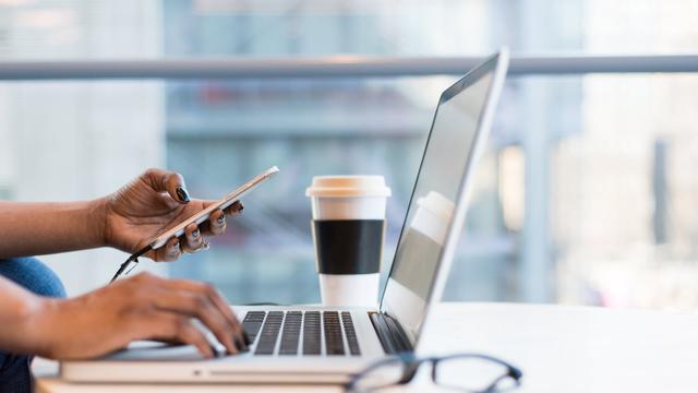 Masyarakat Bisa Beradaptasi dan Menerima AI Selayaknya Smartphone Saat Ini