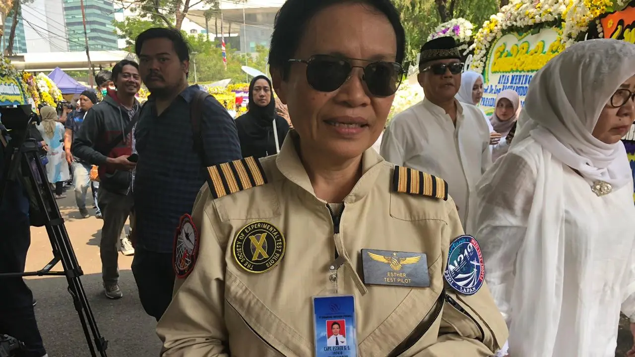 Kapten Esther Gayatri usai melayat BJ Habibie
