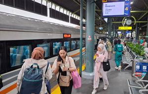 KAI menyebutkan masih tersedia 369.599 tempat duduk yang dapat dimanfaatkan masyarakat saat periode libur Natal 2025 dan Tahun Baru 2026 (Nataru). (Foto: KAI)