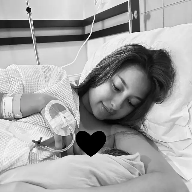 Artis Jennifer Coppen melahirkan anak pertama berjenis kelamin perempuan (Foto: instagram jennifercoppenreal20)