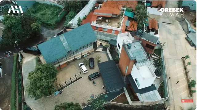 Ada Pembatas Ikhwan dan Akhwat, Ini 9 Potret Kantor Ustaz Felix Siauw yang Estetik