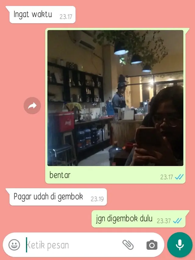 7 Chat Bapak Nyuruh Anak Pulang Ini Kocak, Ada yang Drama