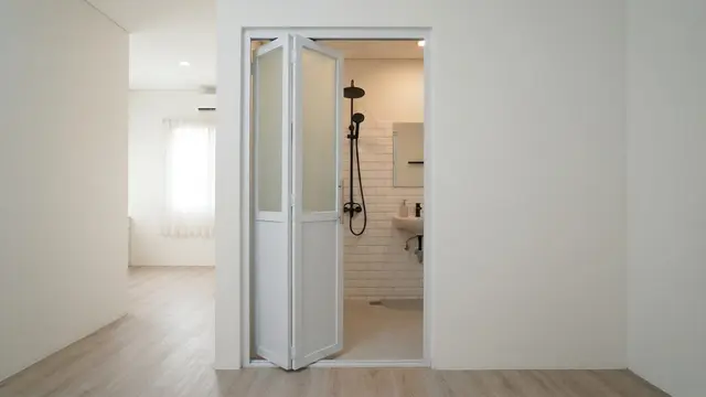 Model Pintu Kamar Mandi untuk Ruangan Berukuran Kecil