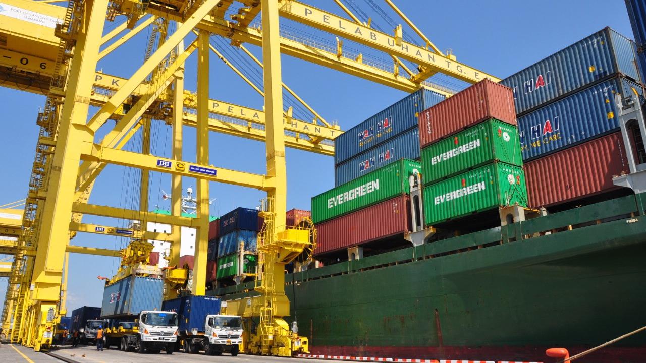 Dorong Pertumbuhan Ekonomi Pelindo III Permudah Proses Ekspor Impor
