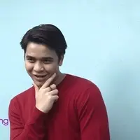 Setelah kabar putusnya hubungan asmara adik dari Raffi Ahmad, Syahnaz Sadiqah dengan Juan Christian melebar. Nama Billy Syahputra kembali dikaitkan dengan putusnya mereka. Apakah Syahnaz putus karena Billy?