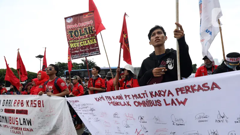 Tolak Omnibus Law, Buruh Datangi Gedung DPR