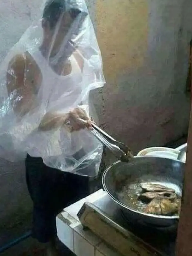 6 Potret Nyeleneh Orang Menggoreng Ikan Ini Bikin Tepuk Jidat