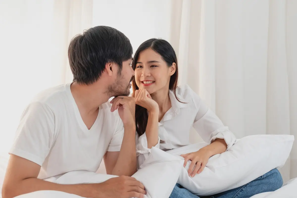 perempuan dan pasangan 12 mei