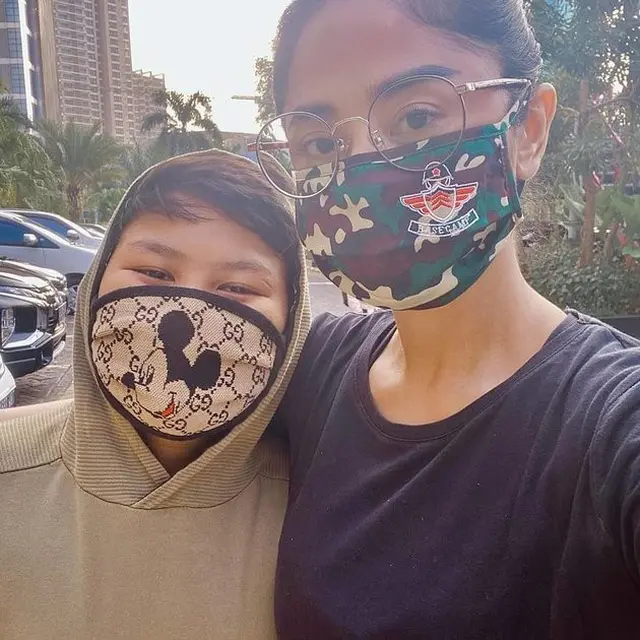 6 Potret Transformasi Dewi Perssik dan Anak Angkatnya, Penuh Kasih Sayang