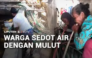 Warga Sedot Air dengan Mulut
