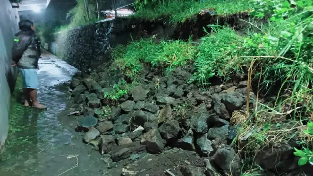 Angin Kencang dan Longsor Hajar Kota Batu Saat Diguyur Hujan Lebat