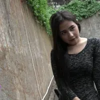Prilly Latuconsina sempat melaporkan netizen yang menyebarkan foto bugil mirip dirinya. Selain itu, ia sudah memberikan bukti-bukti yang cukup lengkap untuk penyelidikan. Tetapi, ia sangat kecewa karena kasus tersebut masih ‘molor’ hingga saat in...
