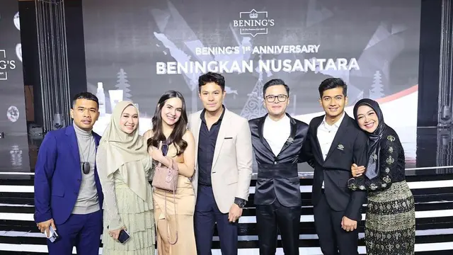 Jawab Kabar Kehamilan, Ini 6 Potret Ria Ricis dan Teuku Ryan Hadiri Acara Brand Kosmetik