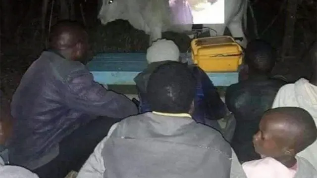 Kocak, 7 Momen Lucu Orang Terjebak Disegala Situasi Ini Bikin Gagal Paham