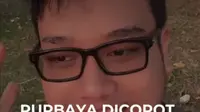 Anak mantan Menteri Keuangan Purbaya Yudhi Sadewa, Yudo Sadewa, mengunggah video reaksinya setelah sang ayah resmi dicopot dari jabatan Menkeu pada Senin (14/9). Dalam video yang diunggah melalui akun TikTok pribadinya, Yudo mengaku bersyukur sang ayah tak lagi menjabat sebagai Menteri Keuangan.