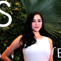 Menurut Aura Kasih, menjaga penampilan merupakan hal yang terpenting bagi wanita. (Wimbarsana/Bintang.com)