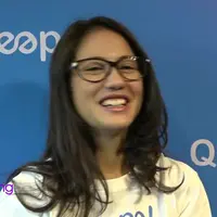 Pevita Pearce memiliki pandangan tersendiri akan makna dari Hari Sumpah Pemuda yang jatuh setiap tanggal 28 Oktober. Sebagai pemudi Indonesia, Pevita mengajak anak muda untuk bersatu dan memajukan Usaha Kecil Mikro (UKM) Indonesia.