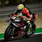 Pembalap Aprilia Aleix Espargaro pada hari pertama tes pramusim MotoGP Qatar, Sabtu (07/03/2021). (Twitter/MotoGP)