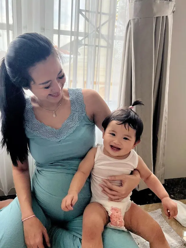 Baby Bump Sylvia Fully hamil anak ketiga (Foto: Instagram @sylvia_fully88)
