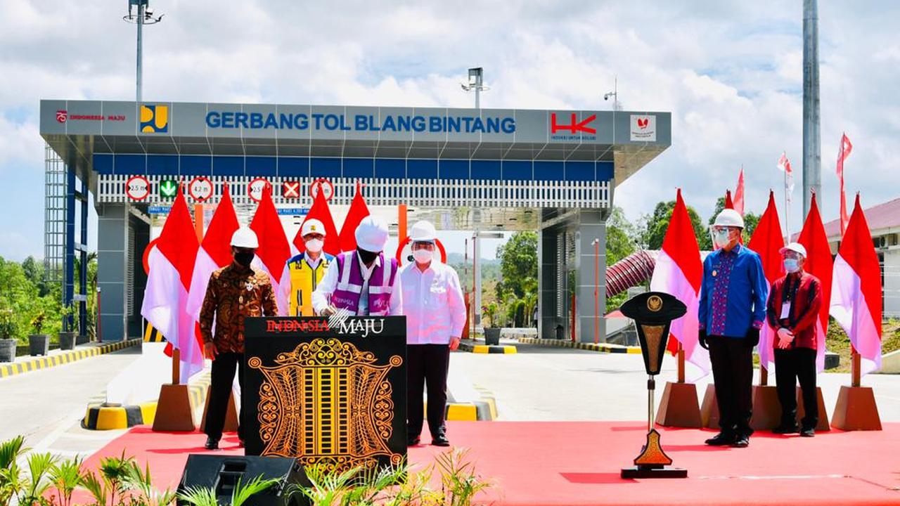 Presiden Jokowi saat meresmikan jalan Tol Sigli-Banda Aceh. (Dok: Setpres)