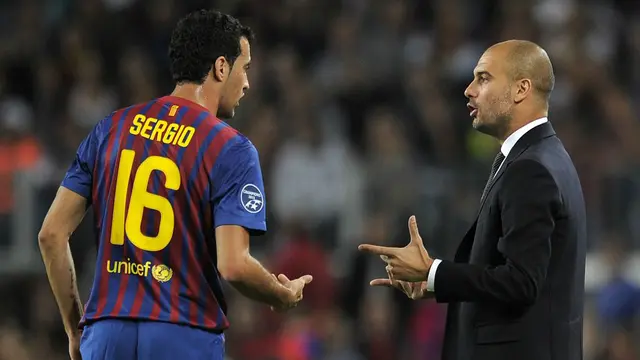 Gelandang Barcelona Sergio Busquets dan Pep Guardiola (beinsports)