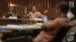 Kepala Unit Kerja Presiden untuk Pembinaan Ideologi Pancasila (UKP-PIP) Yudi Latief (tengah) saat menjadi pembicara dalam workshop ATVI 2018 di Gedung SCTV Tower, Jakarta, Selasa (16/1). (Liputan.com/Faizal Fanani)