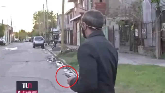 Viral, Aksi Nekat Pria Rampas Ponsel Reporter TV Saat Siaran Langsung