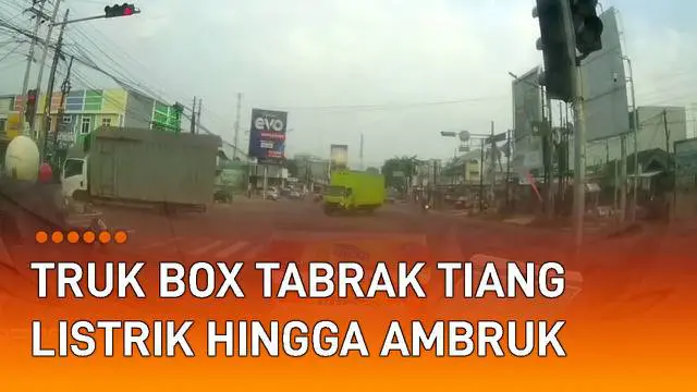 Sebuah insiden kecelakaan tunggal dialami truk box mengundang perhatian