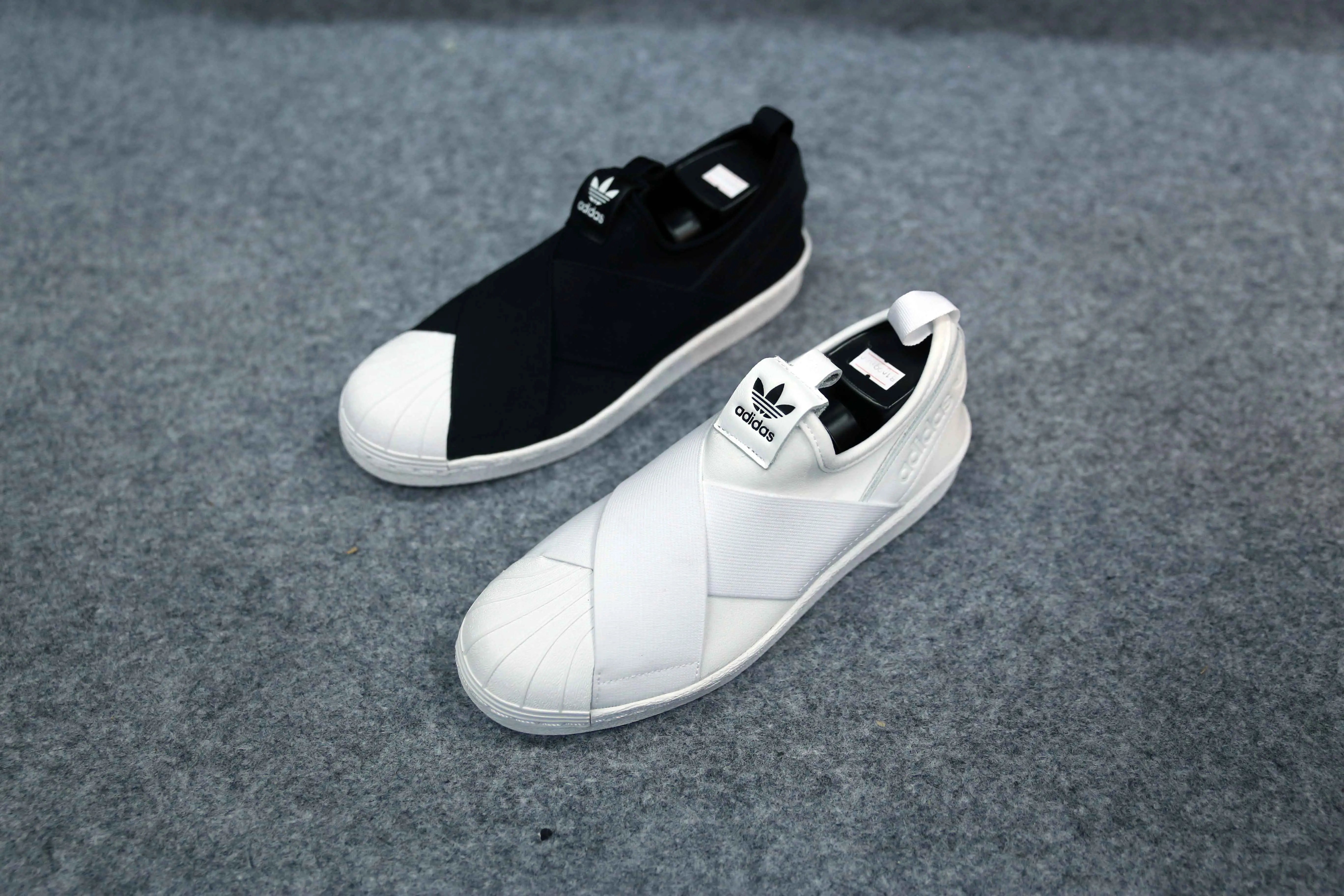 Ini dia 10 jenis sneakers yang nyaman untuk dipakai jalan. (Yunan/Bintang.com)