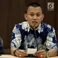 Sekretaris Jenderal PKB Abdul Kadir Karding (kanan) bersama Pembina Friedrich Naumann Stiftung (FNS) Jerman, Jurgen Morlok memberikan keterangan pers di Jakarta, Selasa (31/10). (Liputan6.com/Johan Tallo)