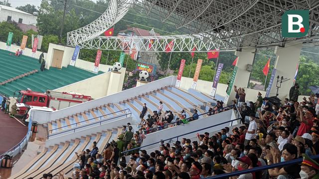 Suasana Stadion Viet Tri dalam laga Timnas Indonesia U-23 melawan Myanmar