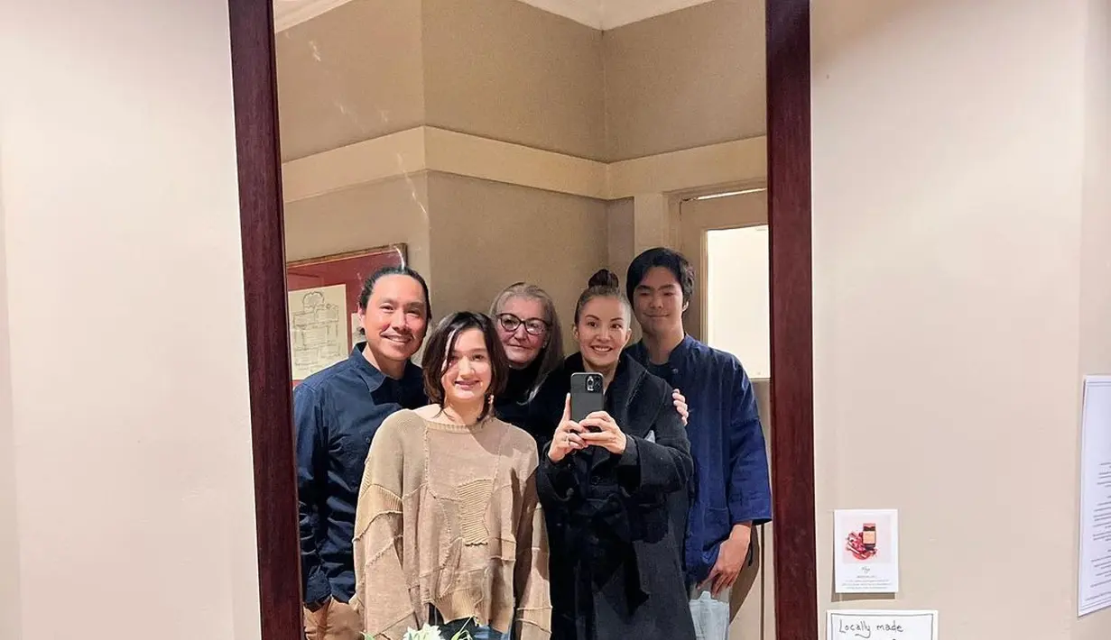 Alex adalah sosok anak yang memiliki karakter kuat, terlihat dari gaya sehari-harinya yang autentik. (Foto: Instagram/ Nadya Hutagalung).