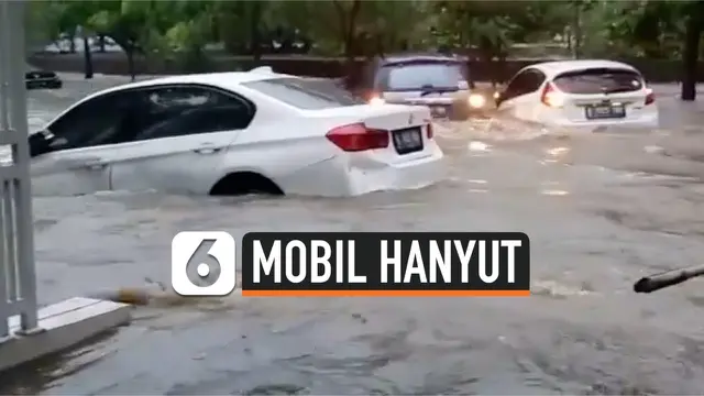 VIDEO: Detik-Detik Banjir Hanyutkan Mobil Mewah di Serpong