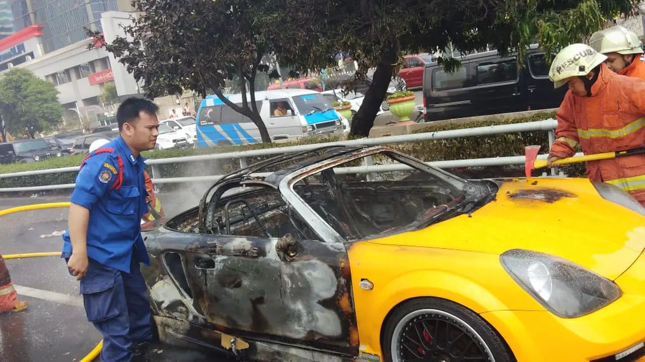 Mobil Terbakar
