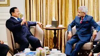 Presiden Prabowo Subianto menerima kunjungan kehormatan Menteri Luar Negeri (Menlu) India, S. Jaishankar, di hotel tempatnya bermalam di New Delhi, Jumat (24/1/2025). (Foto: Laily Rachev - Biro Pers Sekretariat Presiden)