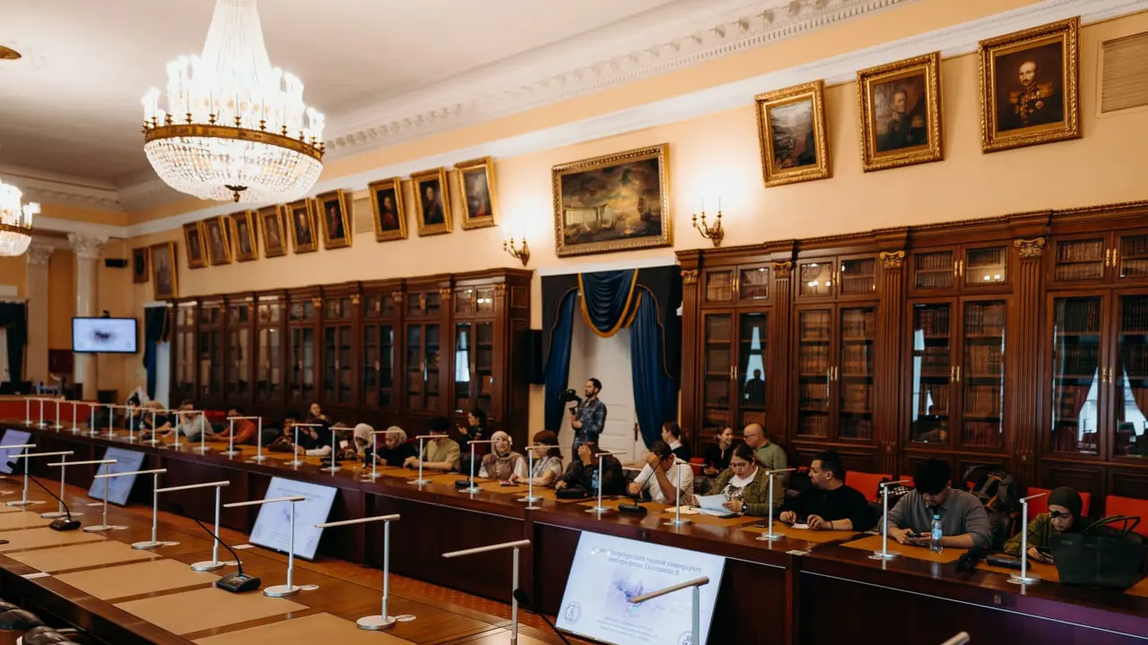 Ruang pertemuan Universitas Pertambangan Catherine II Saint Petersburg.