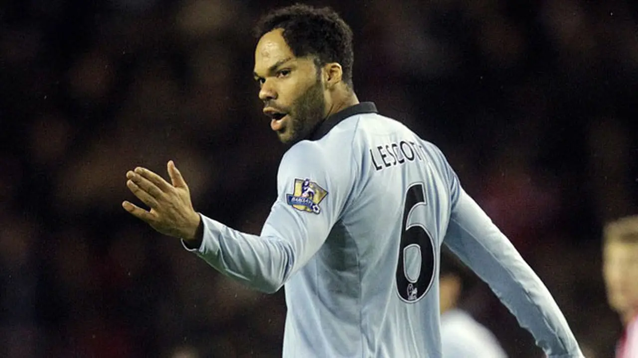 joleon-lescott-131130b.jpg