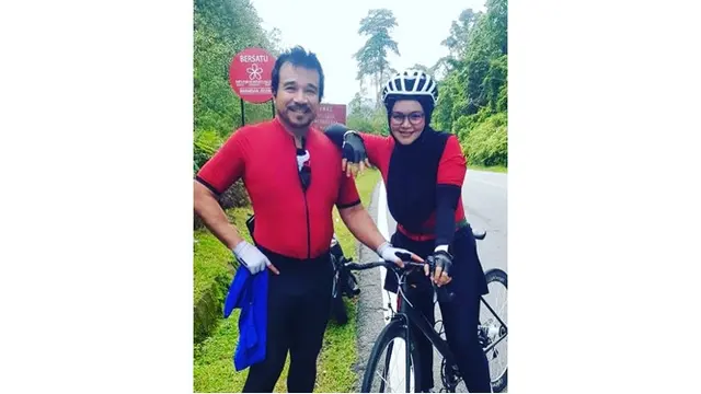 Rayakan 13 Tahun Pernikahan, Ini 7 Momen Bahagia Siti Nurhaliza dan Sang Suami