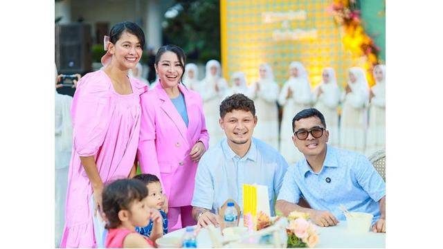 8 Potret Tamu Artis di Gender Reveal Lesti Kejora, Geng Mamayu Bak Bridesmaid