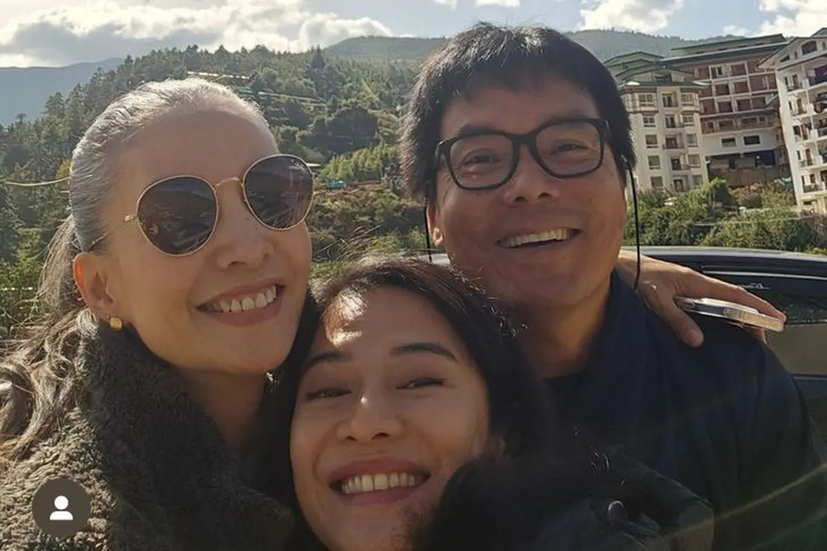 Tampilan Dian Sastrowardoyo dan Nadya Hutagalung Liburan Bareng ke Bhutan