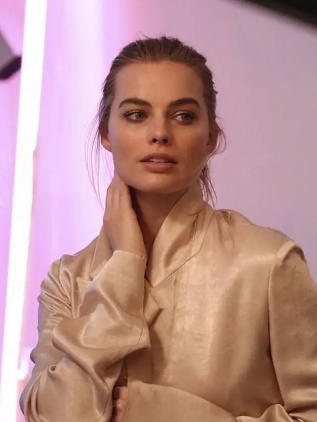 7 Pesona Margot Robbie, Pemeran Karakter Barbie dari Warner Bros Pictures