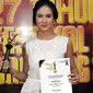 Pevita Pearce senang sekaligus bangga mendapat penghargaan untuk Pemeran Utama Wanita Terpuji di Festival Film Bandung 2014.