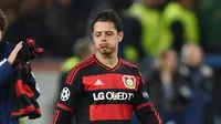 Pemain Bayer Leverkusen, Javier Hernandez menempati urutan ke 8 pencetak gol terbanyak liga Champions hingga leg kedua, Kamis (10/12/2015).  (AFP Photo/Patrik Stollarz)