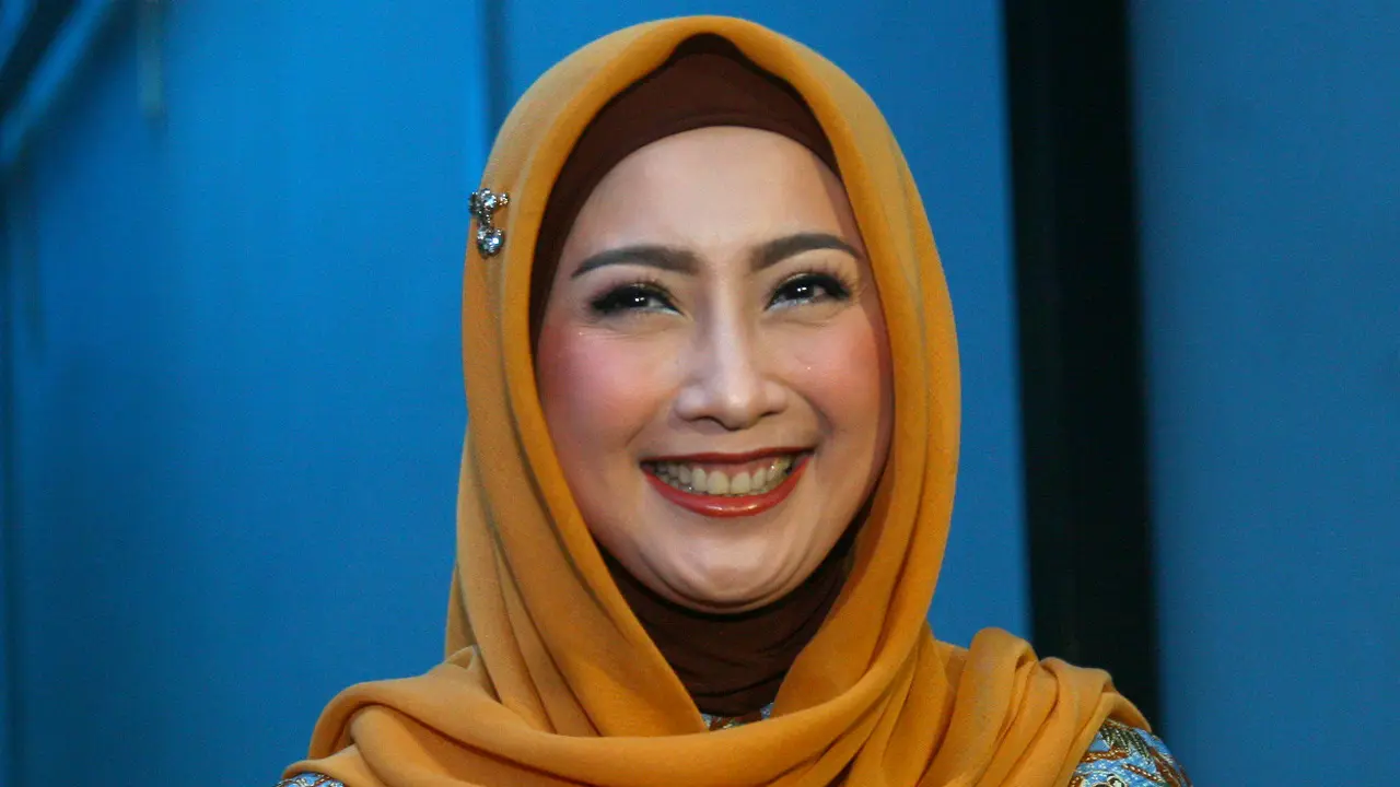 [Bintang] Desy Ratnasari