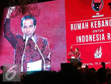 Presiden Joko Widodo memberikan pidato saat HUT PIDP ke-44 di JCC, Jakarta Pusat, Selasa (10/1). Jokowi mengatakan, kebijakan ekonomi yang dijalankan pemerintahannya adalah kebijakan ekonomi pancasila dan gotong royong. (Liputan6.com/Faizal Fanani)