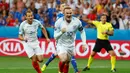 Striker Inggris, Wayne Rooney, setelah mencetak gol ke gawang Islandia pada babak 16 besar Piala Eropa 2016, (27/6/2016). Ini adalah gol ke-53 yang dicetak Rooney bagi Inggris. (Reuters/Kai Pfaffenbach)