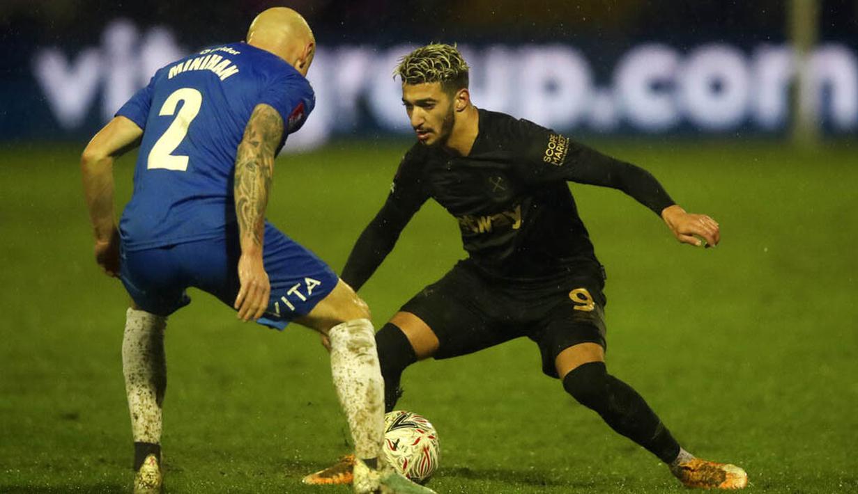 FOTO: Taklukkan Stockport County, West Ham United Genggam ...