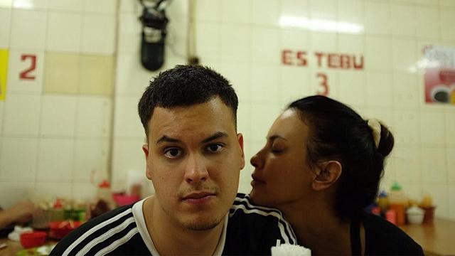 6 Potret Adik Sophia Latjuba yang Jarang Tersorot, Tampan dan Berbadan Kekar