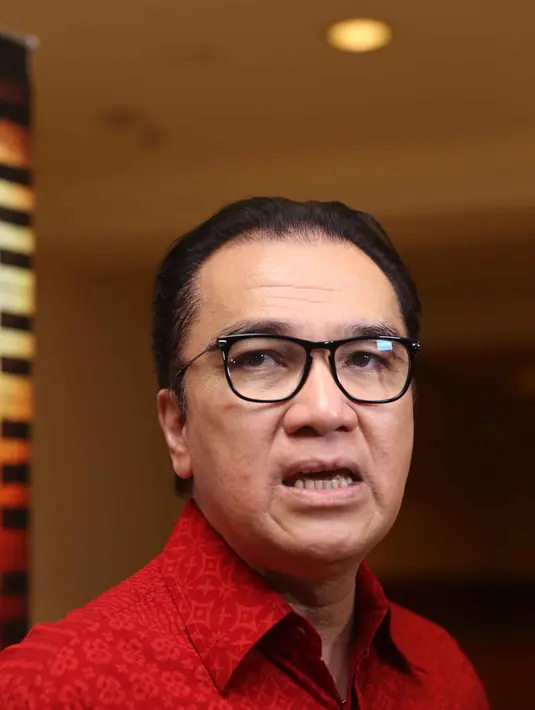 "Ya setiap tugas itu berat. Makanya memerlukan persiapan pengetahuan dan memerlukan kerja sama dan insya Allah saya akan membangun kerjasama dengan berbagai pihak dan juga terus membaca dalam rangka membuat saya semakin siap," imbuhnya. (Nurwahyunan)